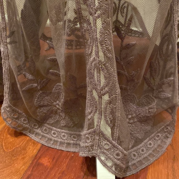 Deep V Floral Lace Romper - Picture 6 of 10